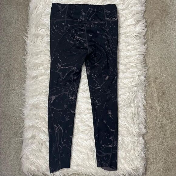 Athleta Velocity 7/8 Tight with Stash Pocket - Picture 6 of 9